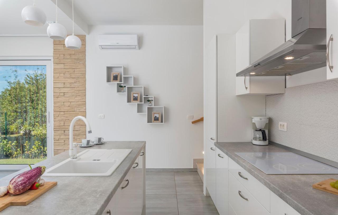 Villa Selest Umag Bagian luar foto